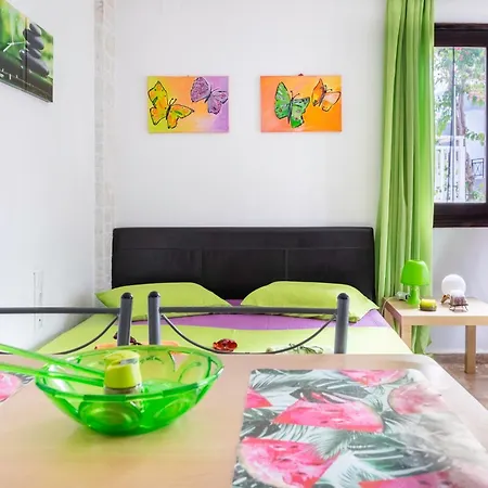 Apartment Sunny Studio Near The Sea With Balcony - Ideal For Relaxation!
