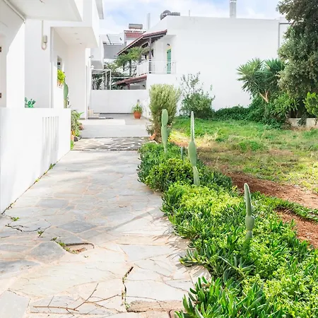 Sunny Studio Near The Sea With Balcony - Ideal For Relaxation!